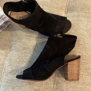 Black open toe boots